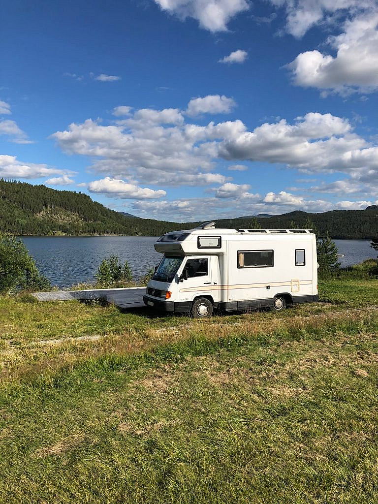 Unser Karmann MB 100 auf einem Campingplatz in Norwegen